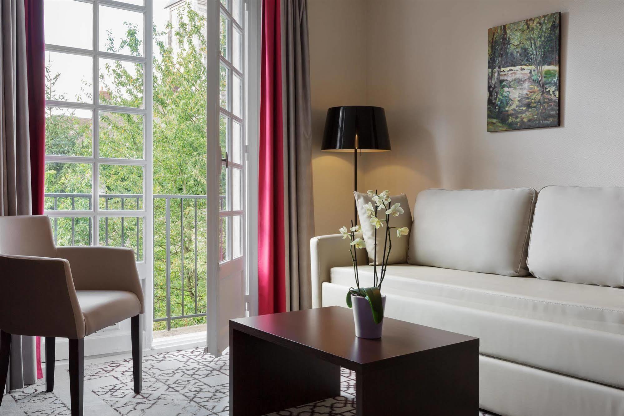 Best Western Blanche De Castille Dourdan Luaran gambar