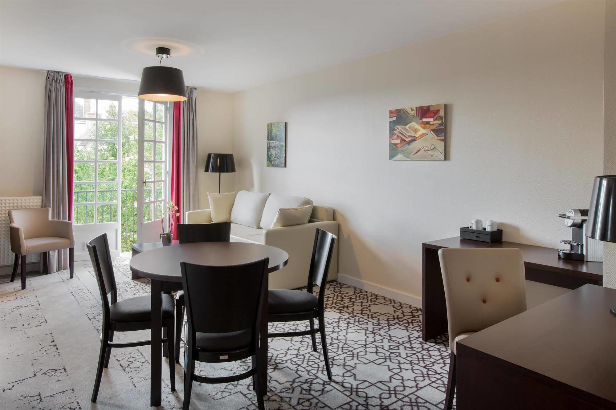 Best Western Blanche De Castille Dourdan Luaran gambar